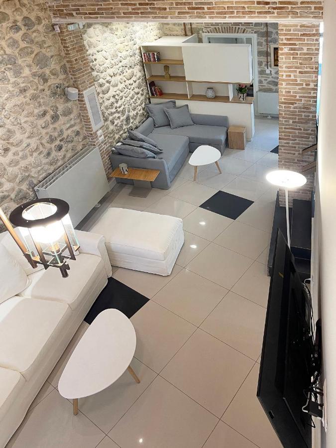 Blue Domino Luxury City Villa 帕特雷 外观 照片