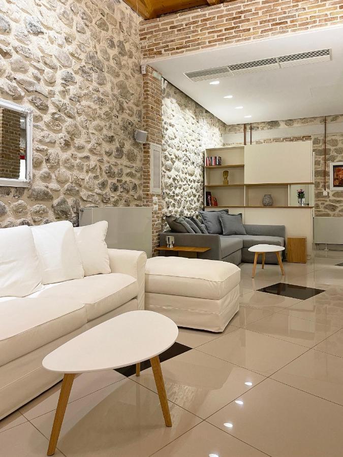 Blue Domino Luxury City Villa 帕特雷 外观 照片