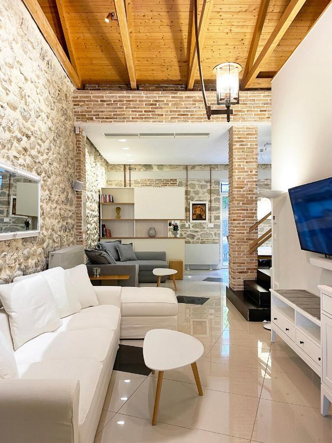 Blue Domino Luxury City Villa 帕特雷 外观 照片