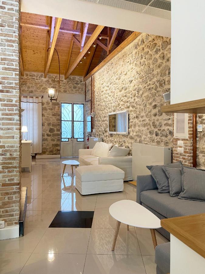 Blue Domino Luxury City Villa 帕特雷 外观 照片