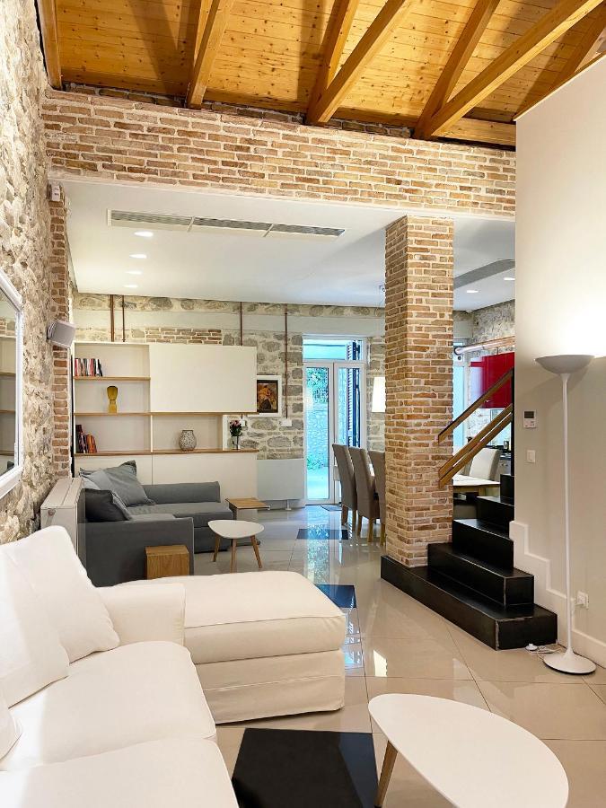 Blue Domino Luxury City Villa 帕特雷 外观 照片