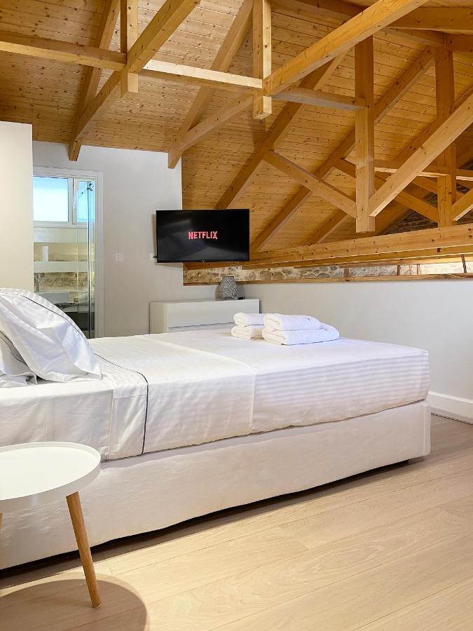 Blue Domino Luxury City Villa 帕特雷 外观 照片