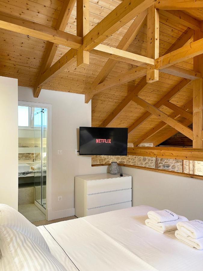 Blue Domino Luxury City Villa 帕特雷 外观 照片