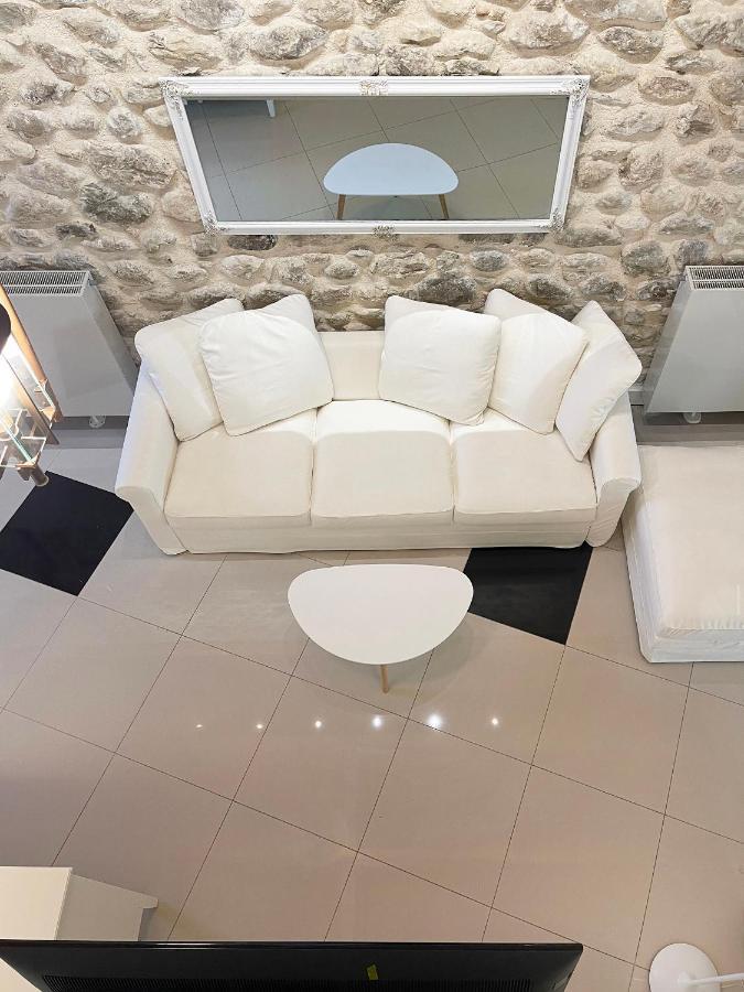 Blue Domino Luxury City Villa 帕特雷 外观 照片